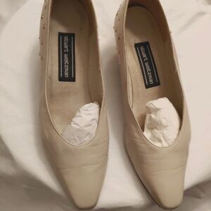 Stuart Weitzman Women's Size 7-1/2 B Off White French Heel With Gold Studs.